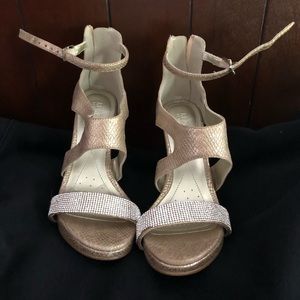 Kenneth Cole Gold Shoes Size 6.5